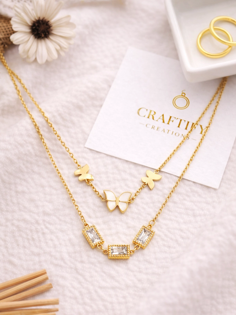 2 Lifestyle flatlay photo