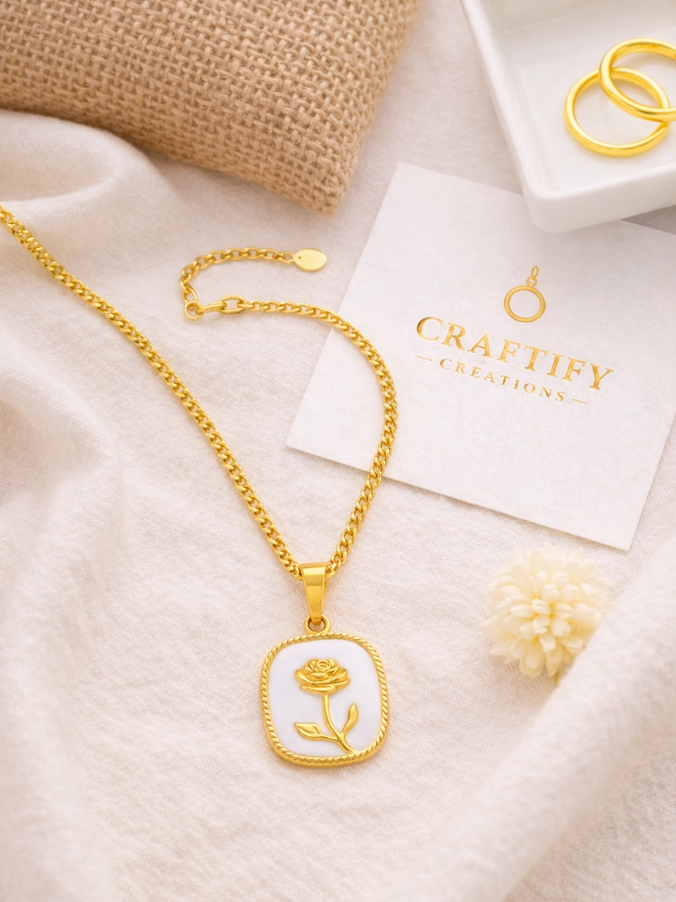 2 Lifestyle flatlay photo