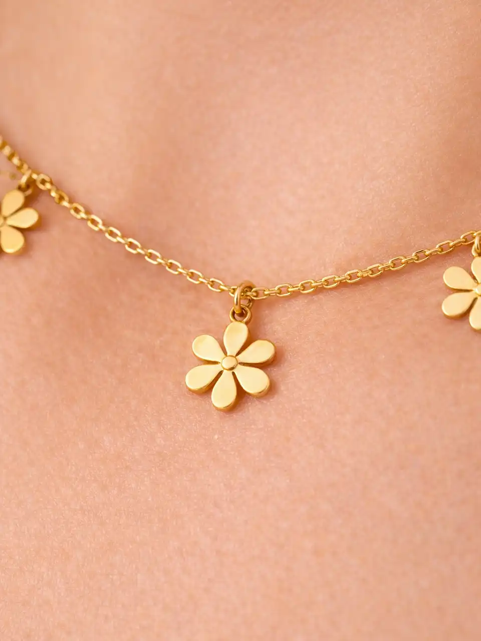 5 Close-up pendant shot