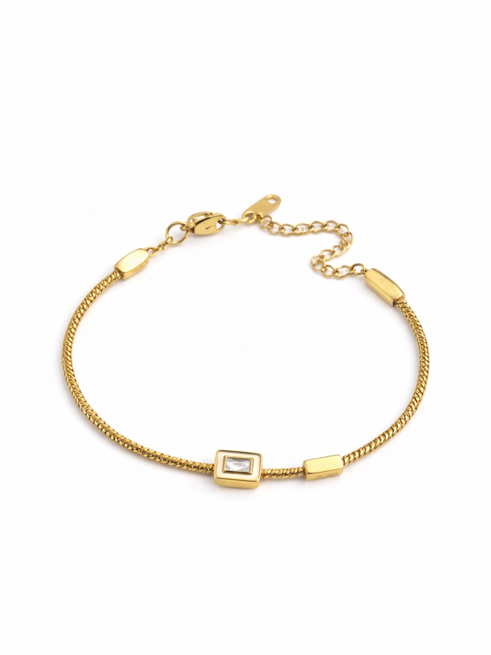 Minimal Oval Link Bar Charm Bracelet