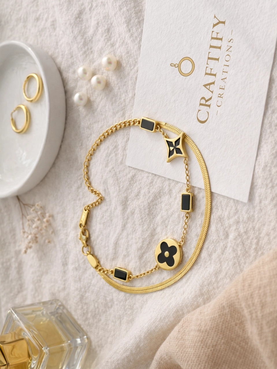 2 Lifestyle flatlay photo