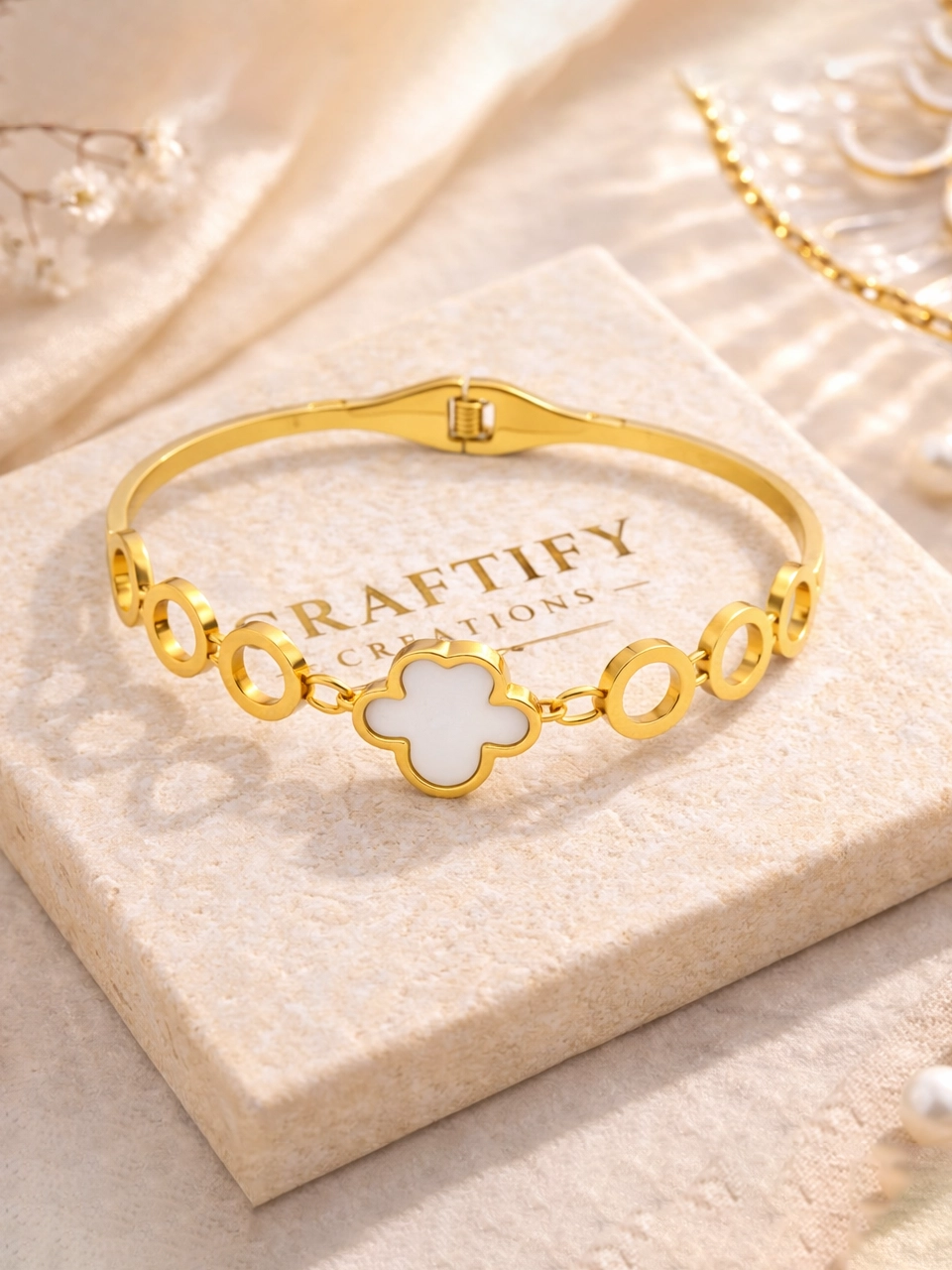 2 Lifestyle flatlay photo