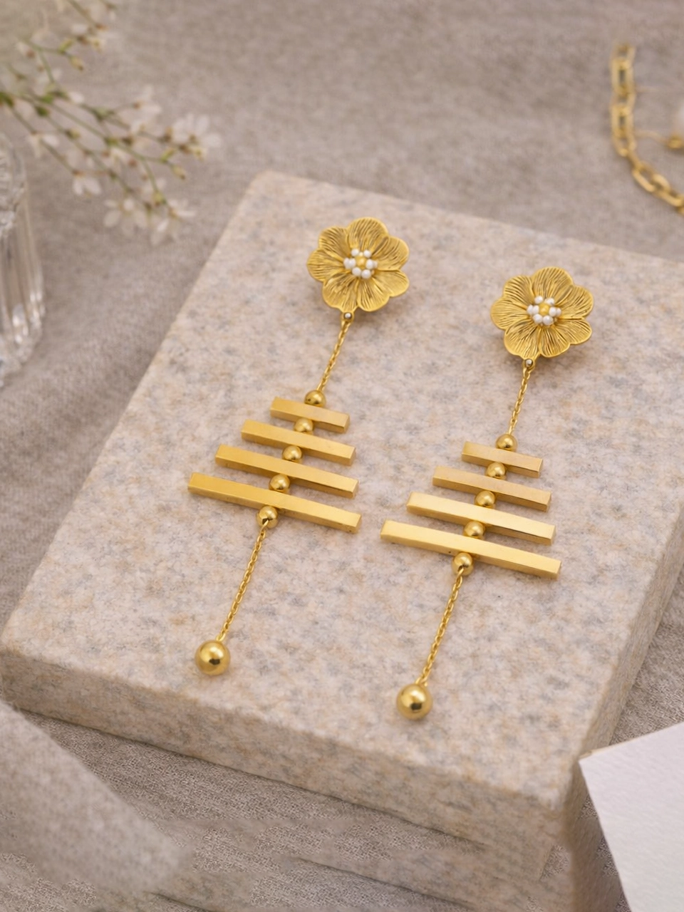 2 Lifestyle flatlay photo