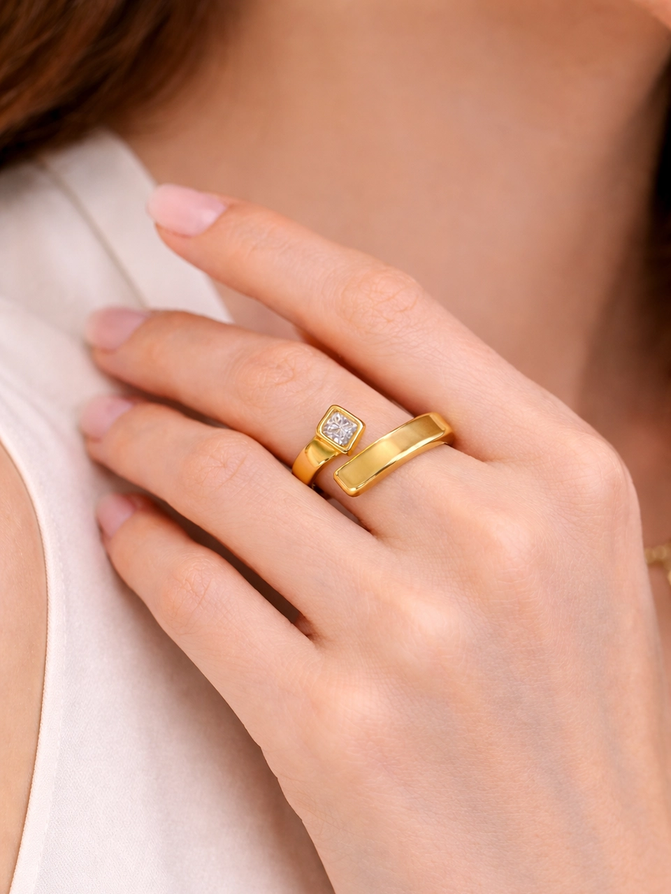 3 Model wearing photo