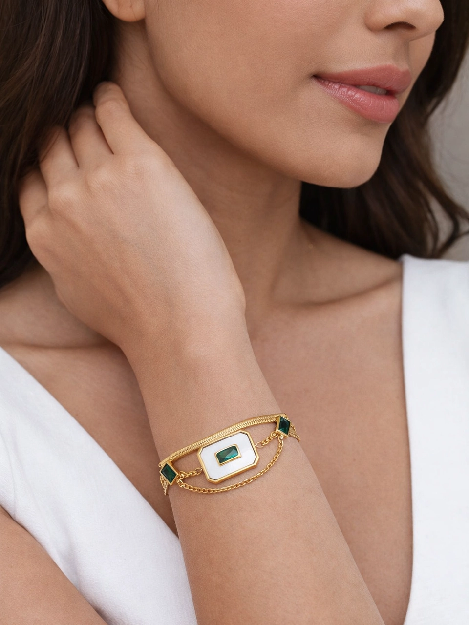 3 Model wearing photo