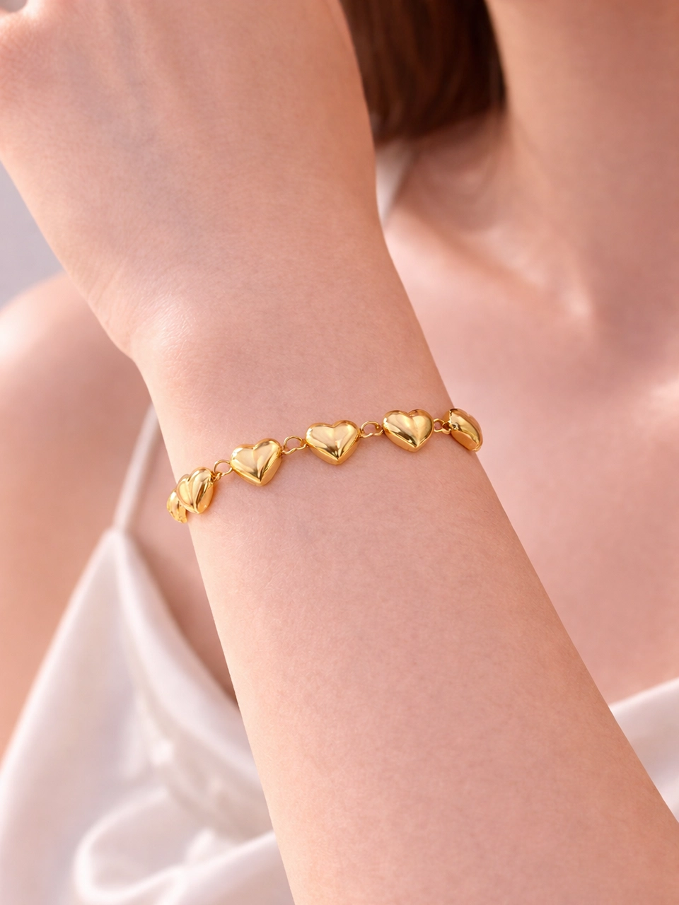 3 Model wearing photo